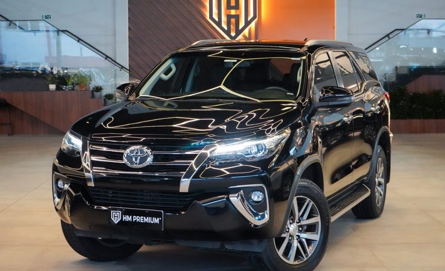 TOYOTA HILUX SW4 SRX 2.8 TDI 4X4 DIESEL AUTOMÁTICO 2020