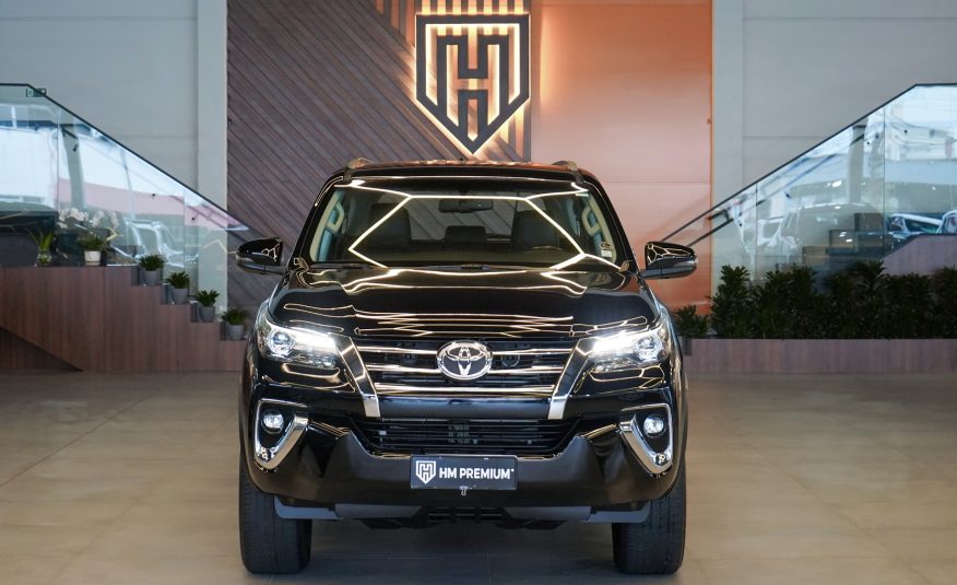 TOYOTA HILUX SW4 SRX 4X4 2.8 TDI DIESEL AUTOMÁTICO 2018