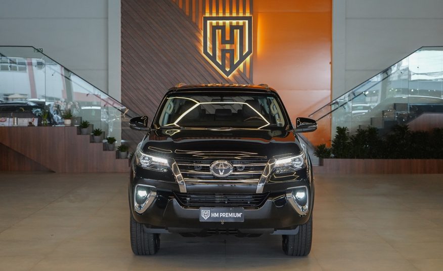 TOYOTA HILUX SW4 SRX 2.8 TURBO DIESEL 4X4 AUTOMÁTICO 2020 – 7 LUGARES