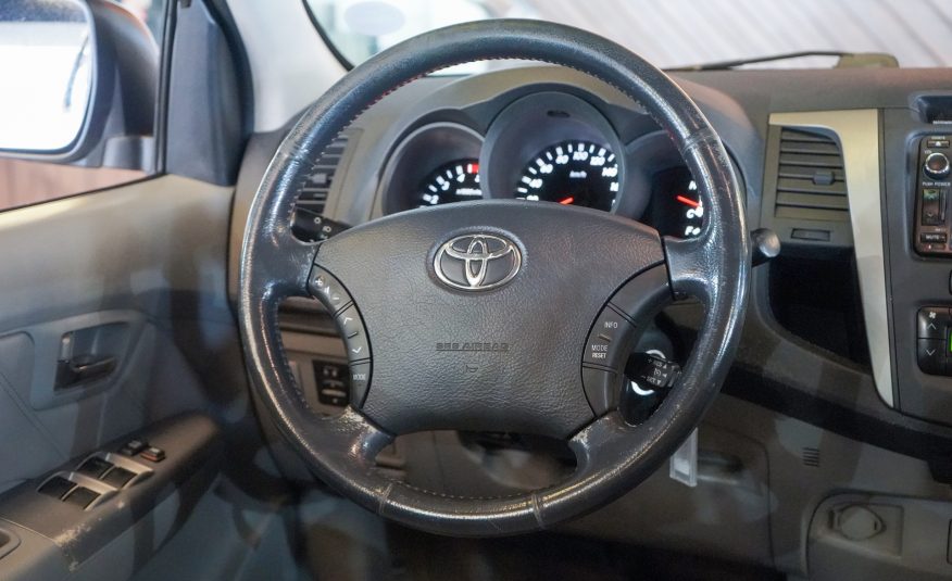 TOYOTA HILUX SRV D4-D 3.0 TDI 4X4 DIESEL AUTOMÁTICO 2011 – CABINE DUPLA