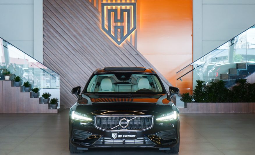 VOLVO V60 T-5 MOMENTUM 2.0 TURBO GASOLINA AUTOMÁTICO 2020